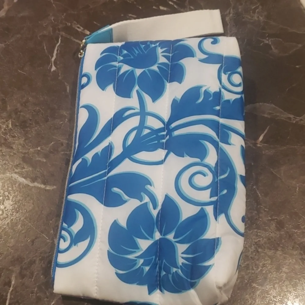 Estée‎ Lauder makeup bag